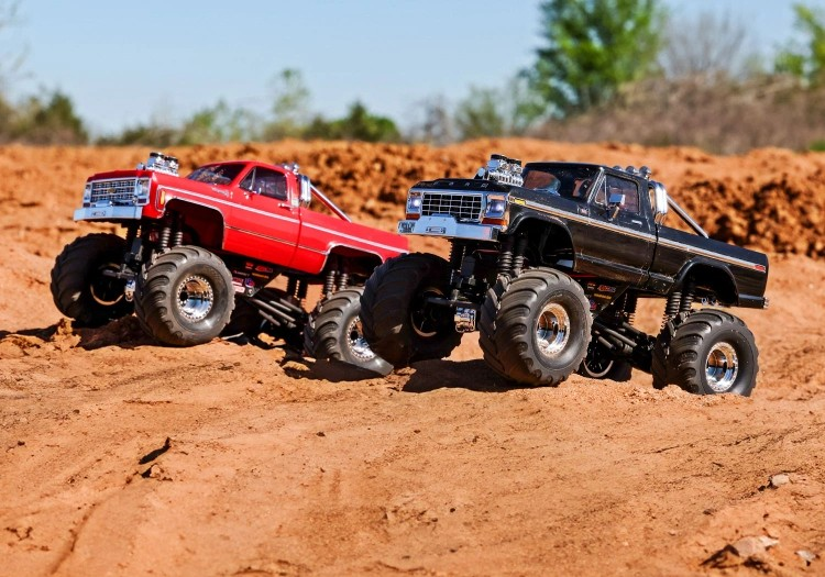 Traxxas TRX-4MT Chevrolet K-10 Monster Truck RTR Red - 2S LiPo/USB Charger