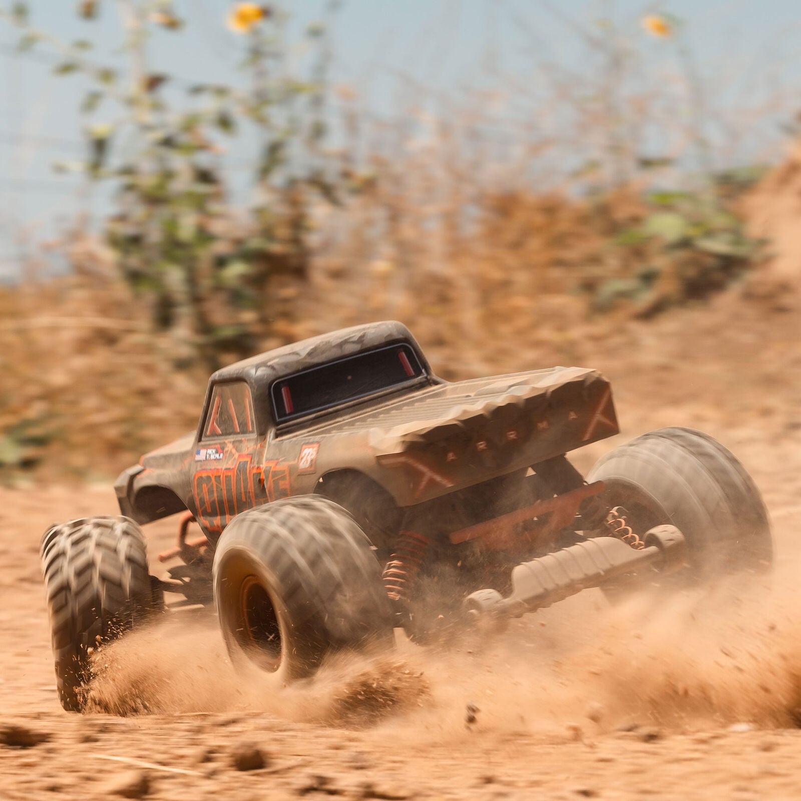 Arrma Quake 223S DSC 1/10 RTR Brushless 2WD Monster Truck  w/SLT2 2.4GHz Radio