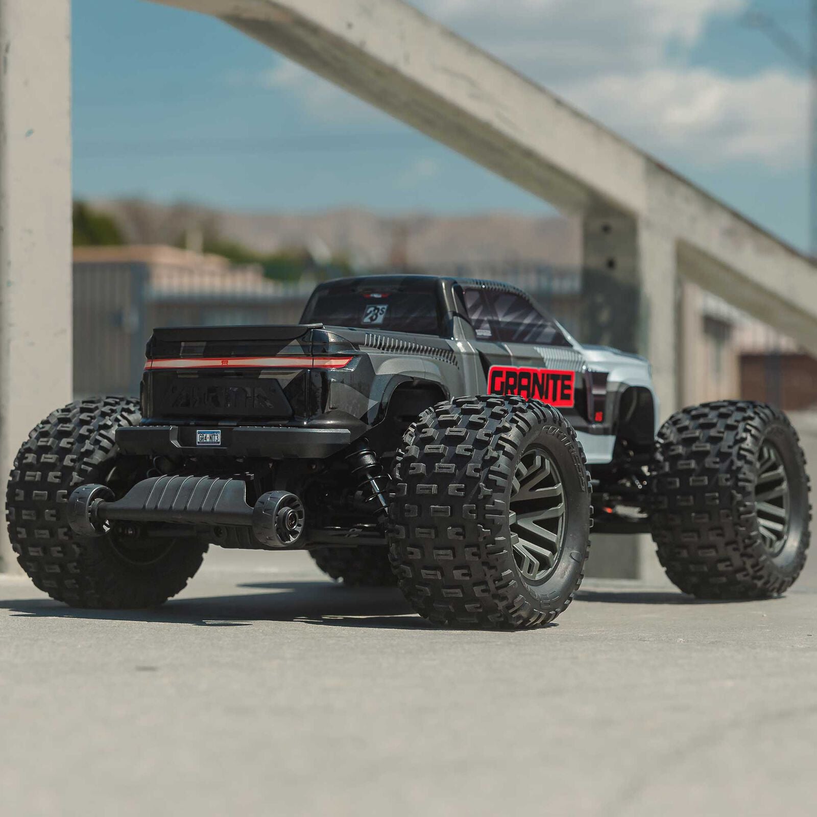Arrma Granite 4x4 V4 223S DSC 1/10 RTR Brushless 4WD Monster Truck (Gun Metal) w/Spektrum SLT3 2.4GHz Radio
