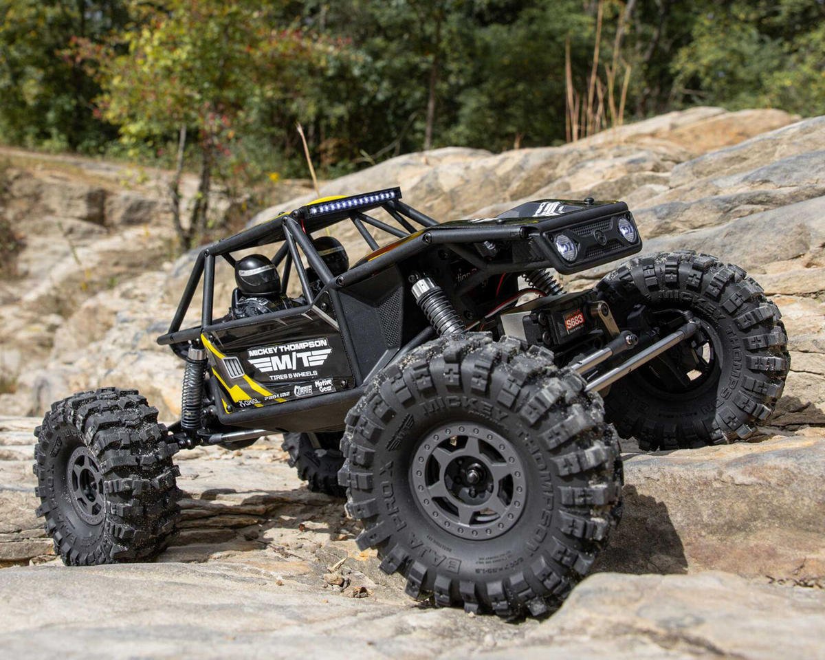 Axial UTB10 Capra 1.9 4WS Unlimited Trail Buggy 1/10 RTR 4WD Rock Crawler (Yellow) w/DX3 2.4GHz Radio