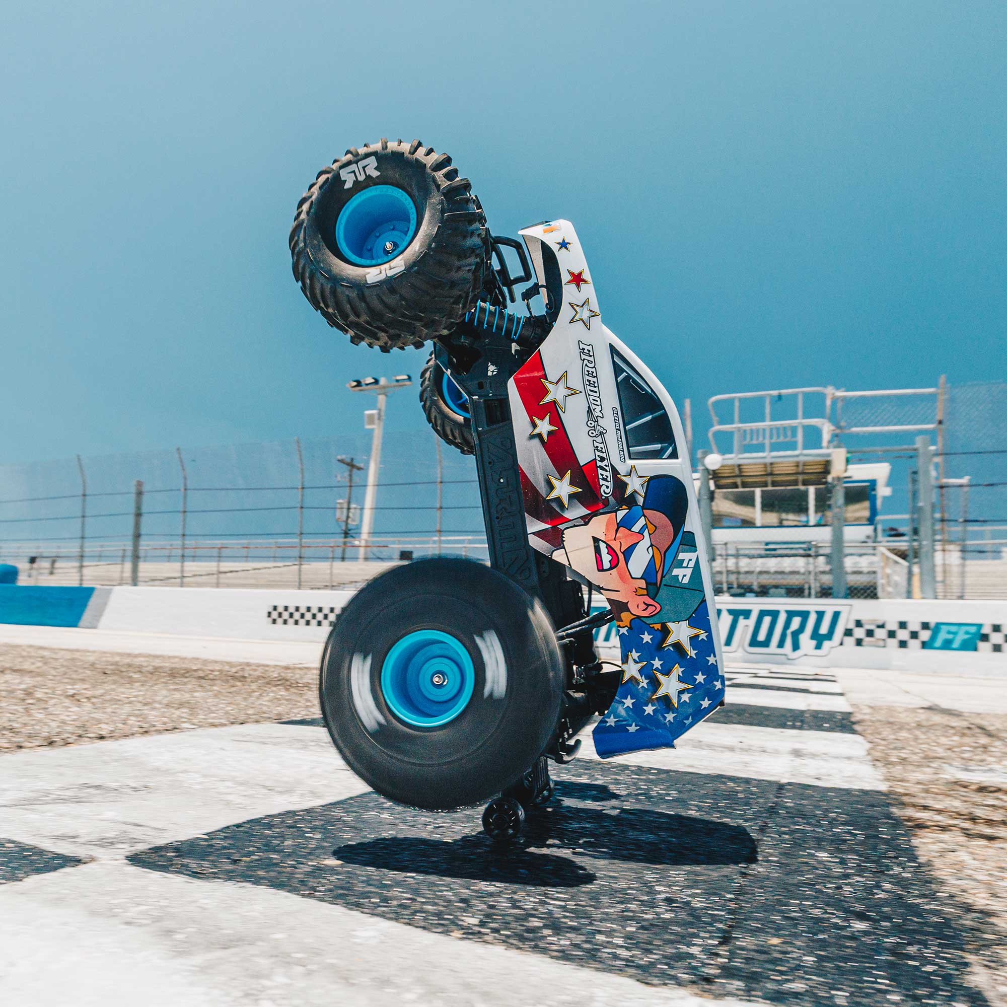 ARRMA Freedom Flyer 223S με μπαταρία και φορτιστή